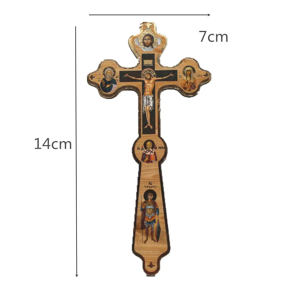 Autre variante de croix en bois orthodoxe avec St Nicolas et l’archange Michael sous le Christ
