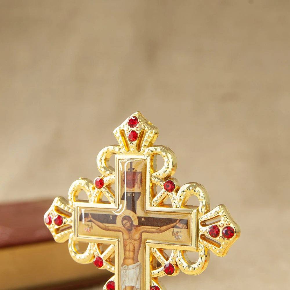 Croix en métal orthodoxe