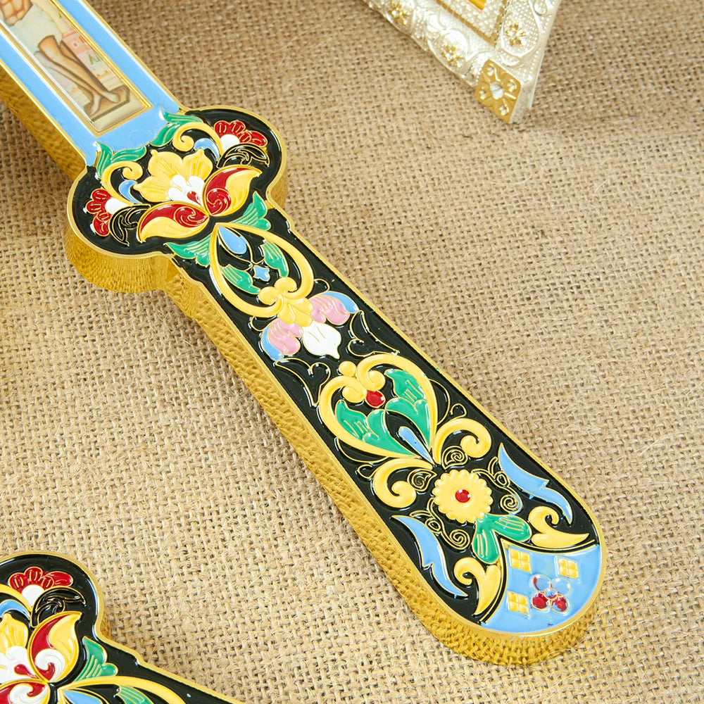 Croix orthodoxe d’église en métal