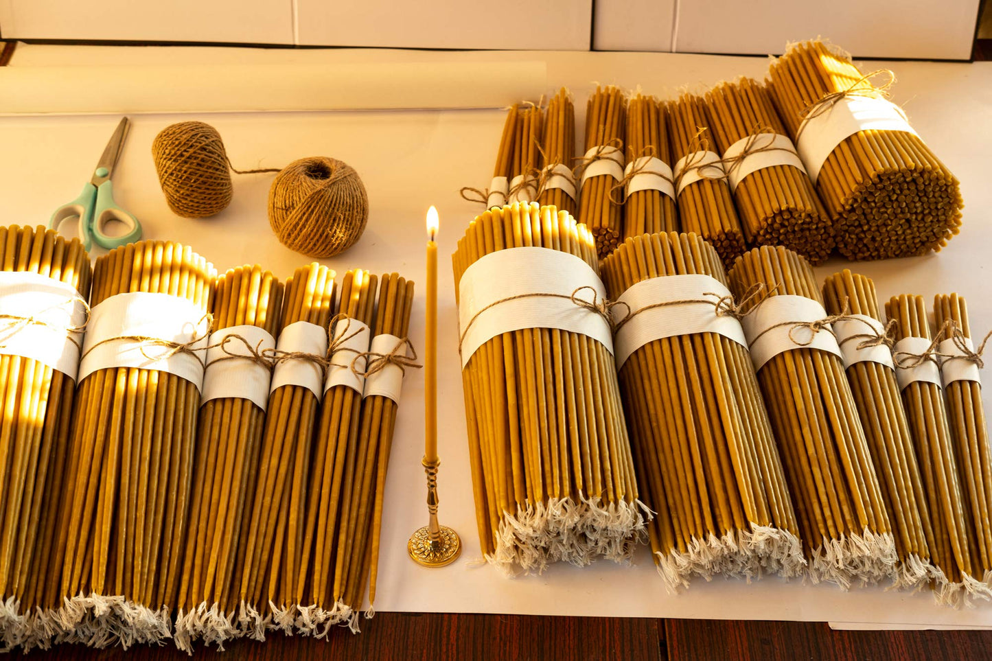 Lot de 5 bougies ou plus , d'église en cire d'abeille pure – Fabriquées à la main – Bougies d'église orthodoxe pour prière, rituel – Sans suie, sans goutte, hautes, pliables, hauteur 27 cm