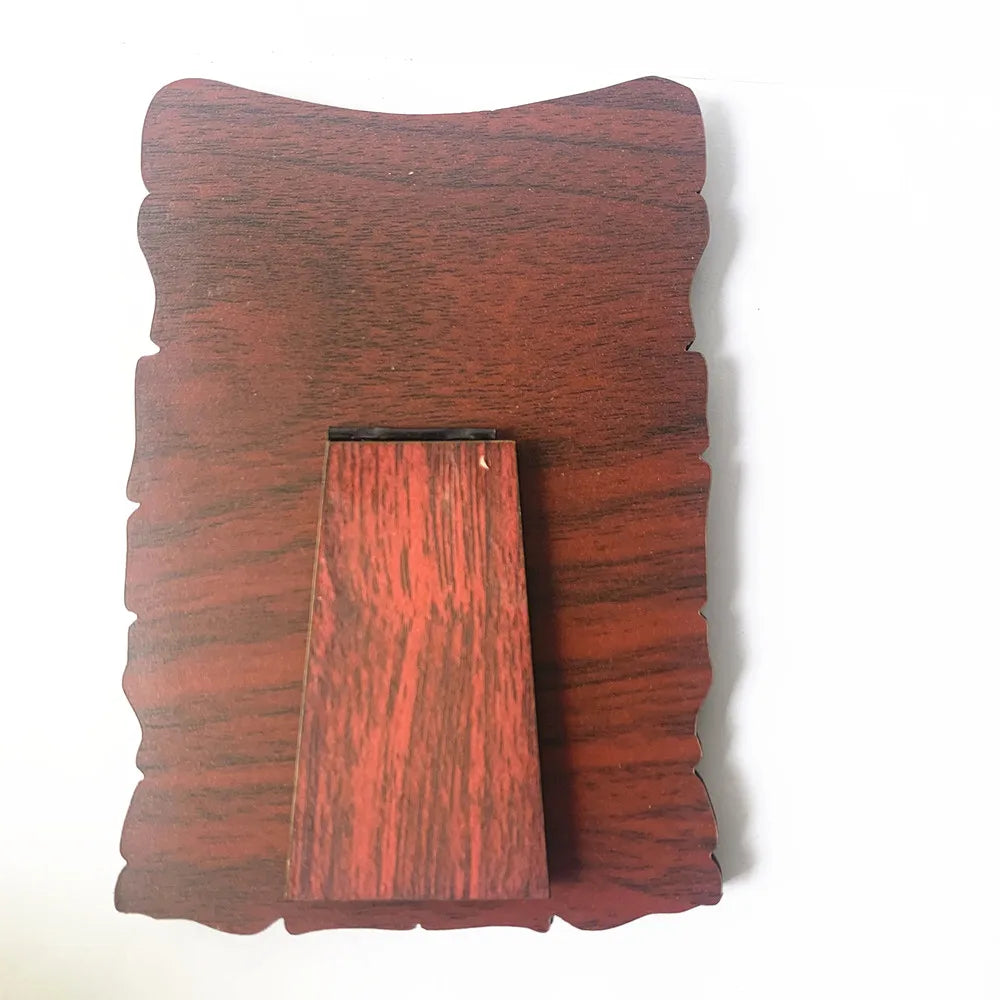 Petite icône en bois en relief de la Mère de Dieu et l’enfant Jésus