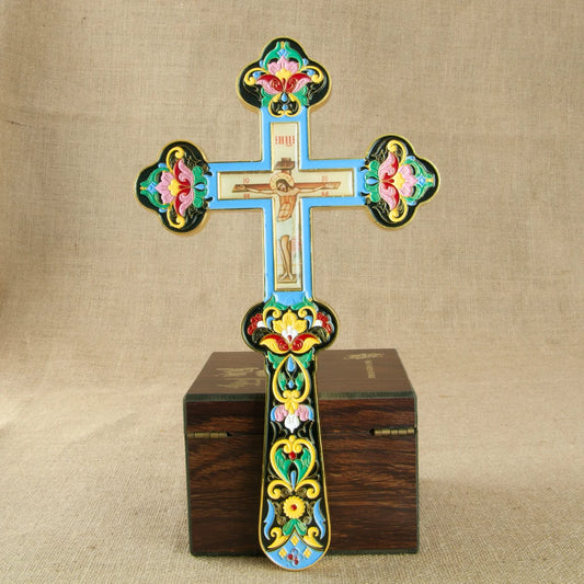 Croix orthodoxe d’église en métal