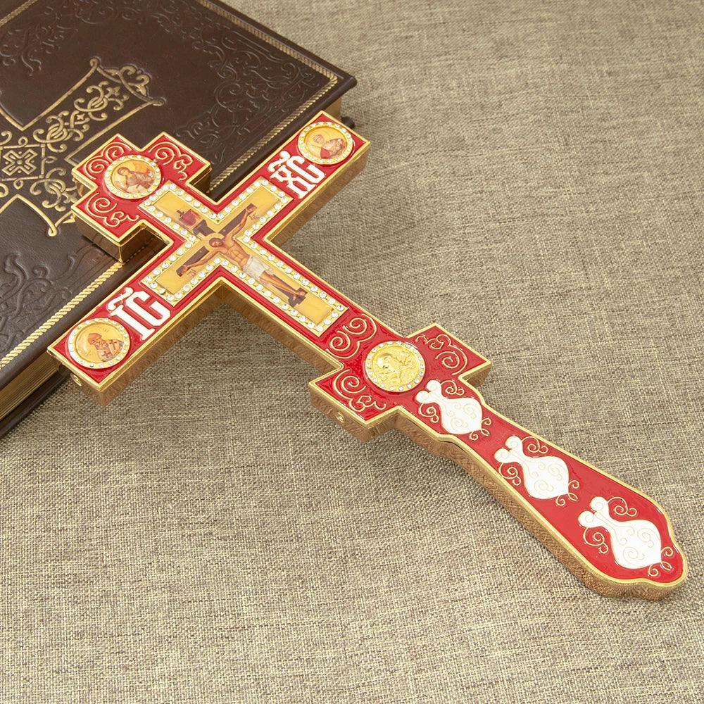 Croix orthodoxe d’église de décoration et dévotion